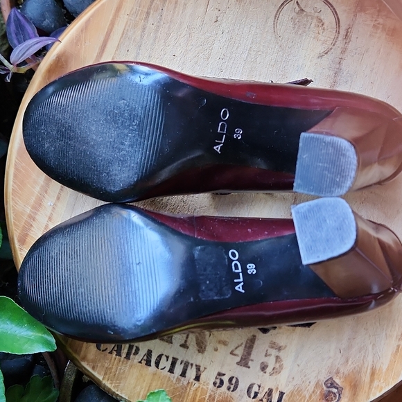 8M Burgundy Wine Dark Red Brogued Patent Aldo T-strap Round-Toe Mary Janes Vegan - Picture 9 of 10